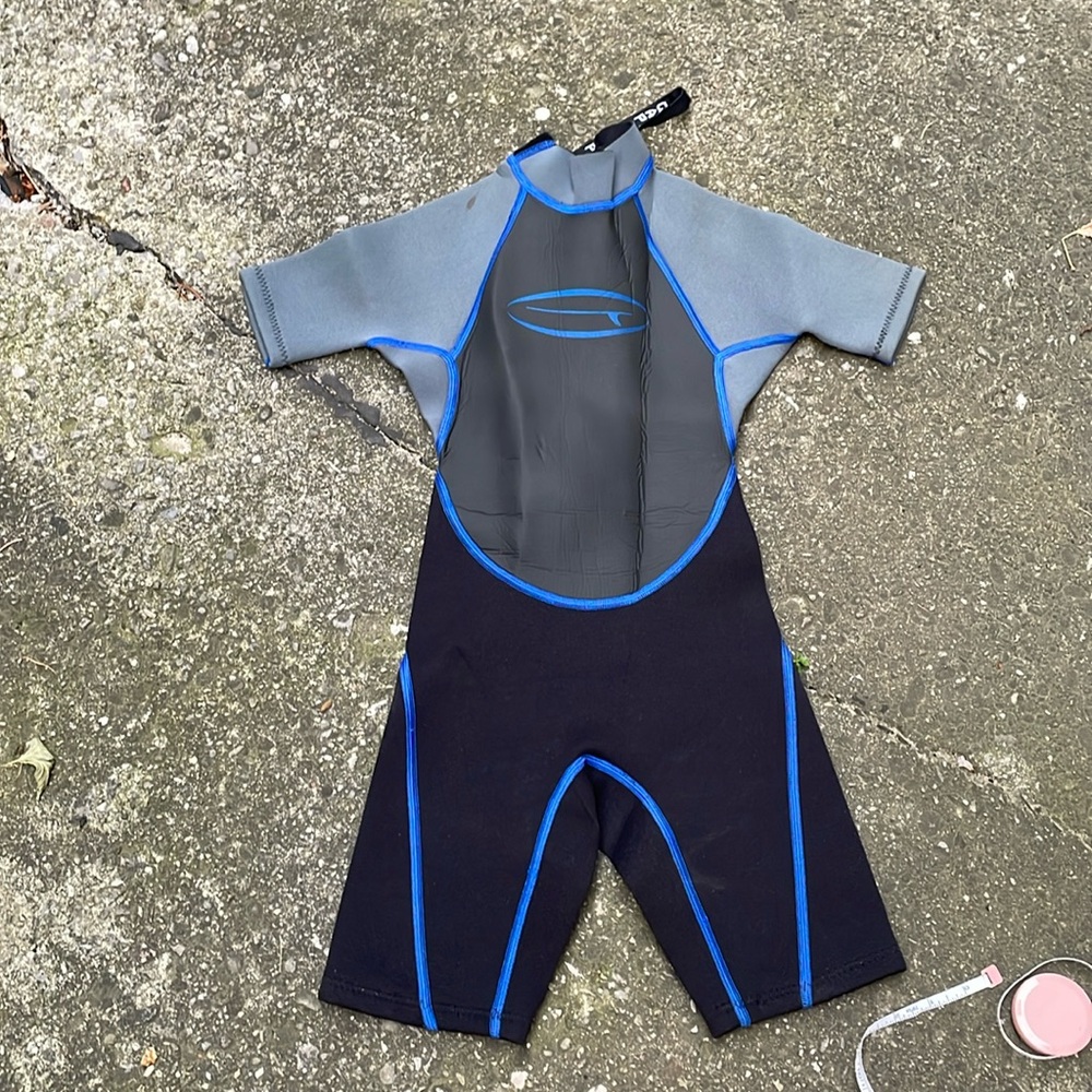 Gap kid’s wetsuit